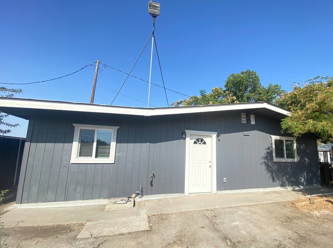 715 East River Avenue - B